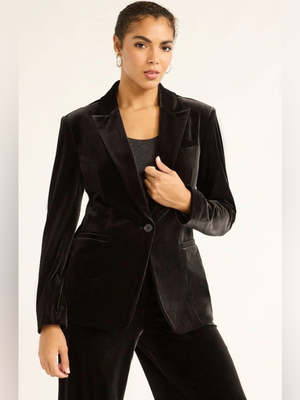 Sofia by Sofia Vergara Women’s Velvet Single Breasted Blazer